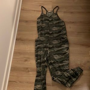 Camo cloth romper lightly worn
